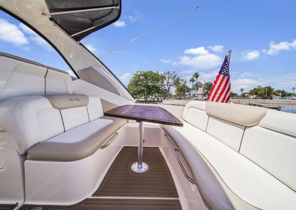 Sea Ray 330 Sundancer image