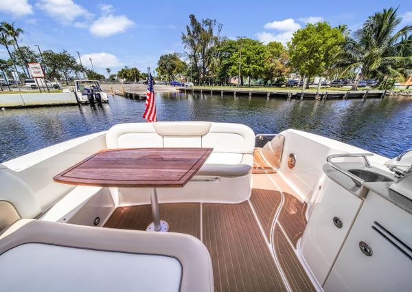 Sea Ray 330 Sundancer image