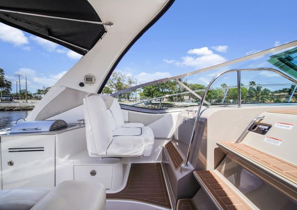 Sea Ray 330 Sundancer image