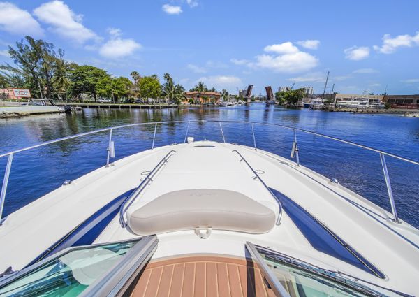 Sea Ray 330 Sundancer image