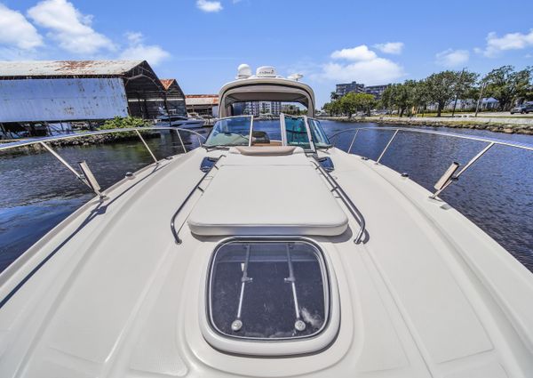 Sea Ray 330 Sundancer image