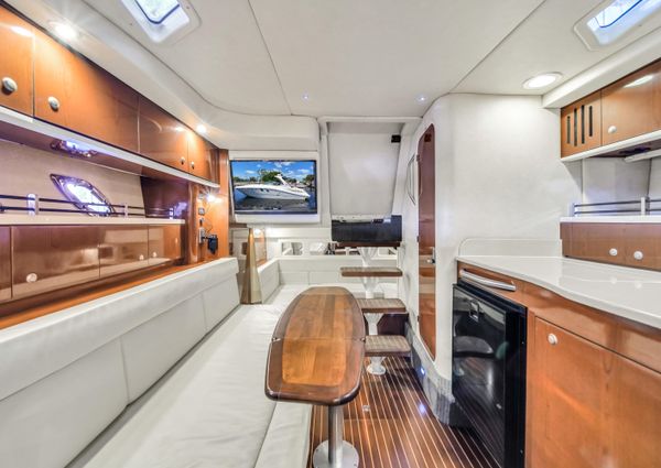 Sea Ray 330 Sundancer image