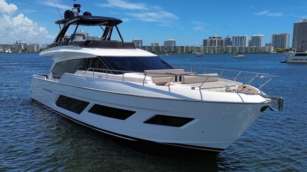 Ferretti Yachts 720 image