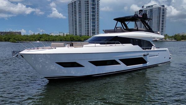 Ferretti Yachts 720 image