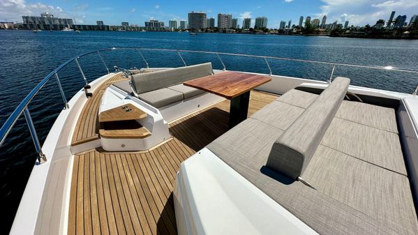 Ferretti Yachts 720 image