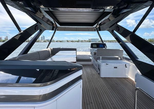 Ferretti Yachts 720 image