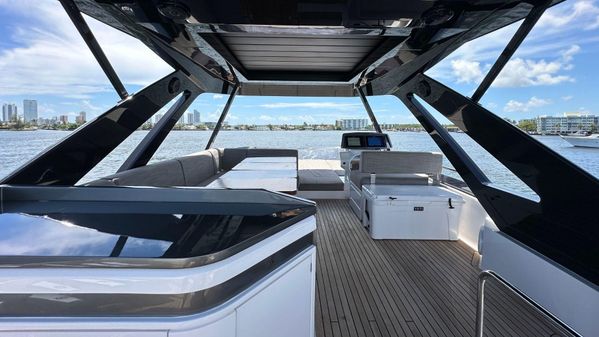 Ferretti Yachts 720 image