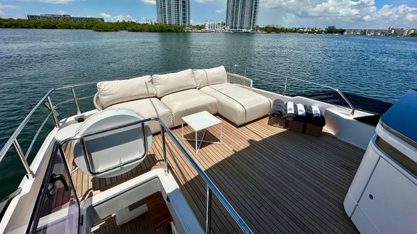 Ferretti Yachts 720 image