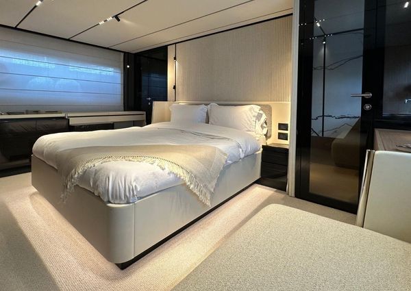 Ferretti Yachts 720 image