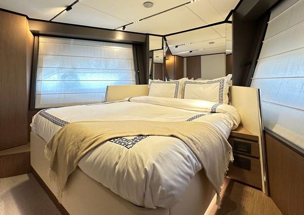 Ferretti Yachts 720 image