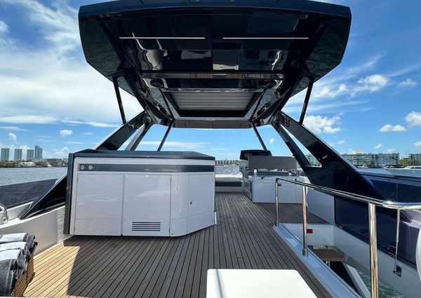 Ferretti Yachts 720 image