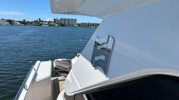 Ferretti Yachts 720 image