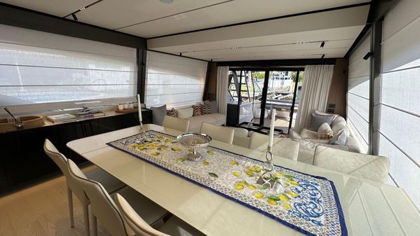 Ferretti Yachts 720 image