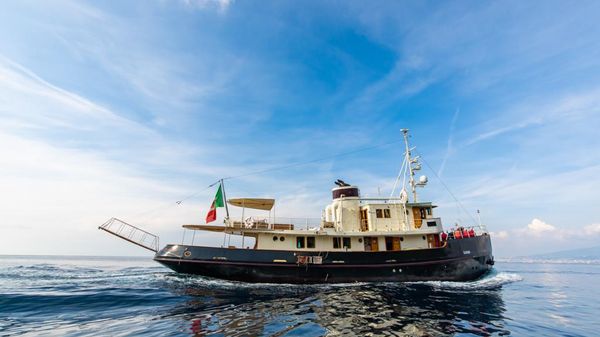 Benetti CONVERTED TUG 