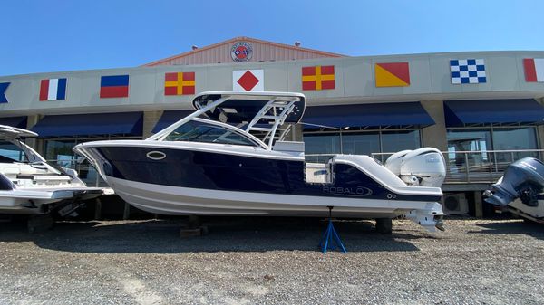 Robalo R317 
