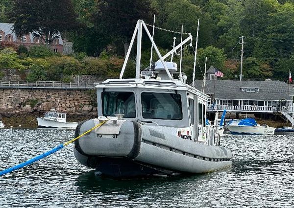 SAFE Boats Defender 25 image