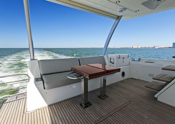 Prestige 630 Flybridge image