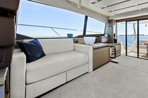 Prestige 630 Flybridge image