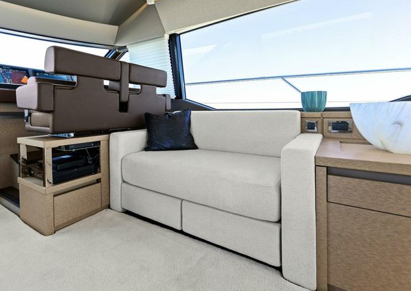 Prestige 630 Flybridge image