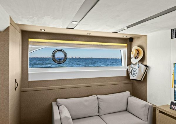 Prestige 630 Flybridge image