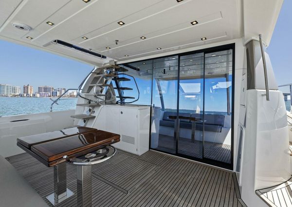 Prestige 630 Flybridge image