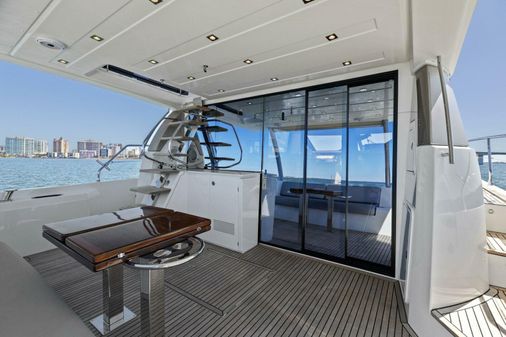 Prestige 630 Flybridge image