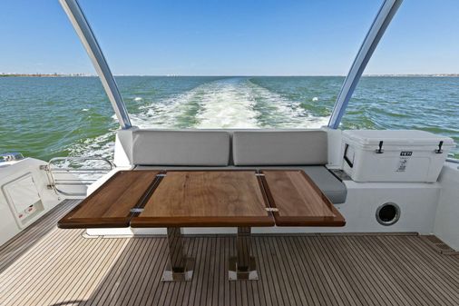 Prestige 630 Flybridge image