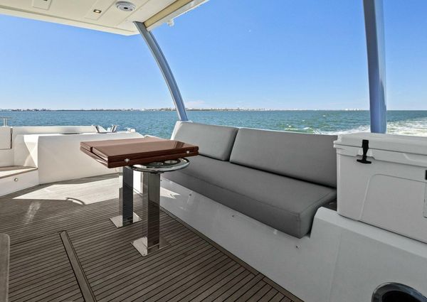 Prestige 630 Flybridge image