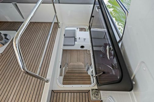 Prestige 630 Flybridge image