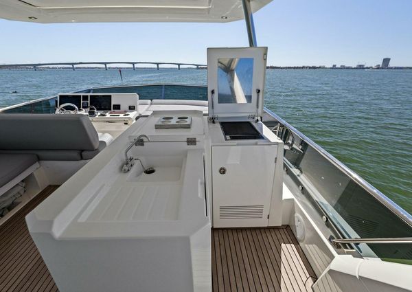 Prestige 630 Flybridge image