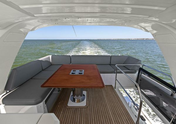 Prestige 630 Flybridge image