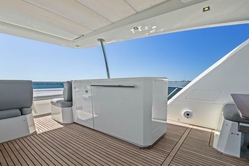 Prestige 630 Flybridge image