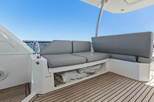 Prestige 630 Flybridge image