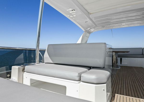 Prestige 630 Flybridge image