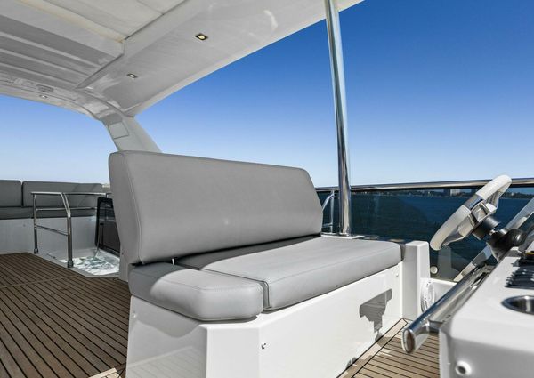 Prestige 630 Flybridge image