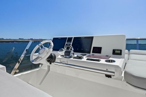 Prestige 630 Flybridge image