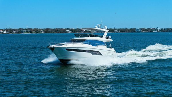 Prestige 630 Flybridge image