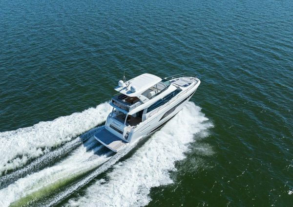 Prestige 630 Flybridge image