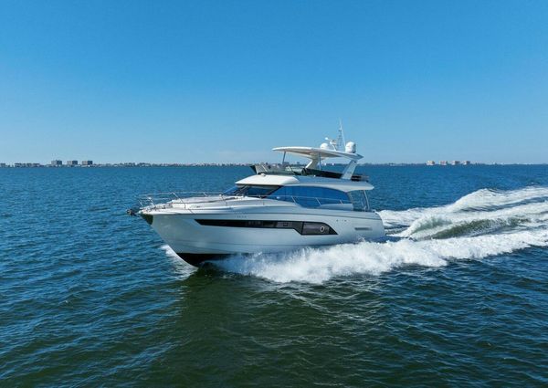 Prestige 630 Flybridge image