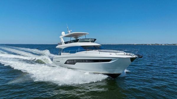 Prestige 630 Flybridge image