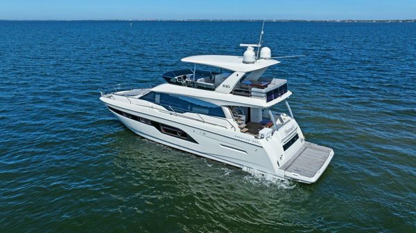 Prestige 630 Flybridge image