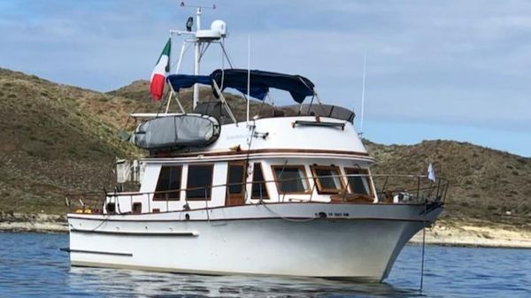 CHB 41ft. Tri-Cabin-Flybridge 