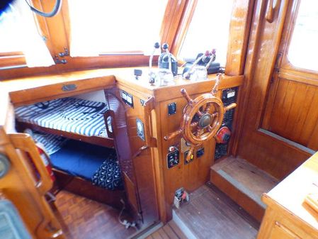 Chb 41FT-TRI-CABIN-FLYBRIDGE image