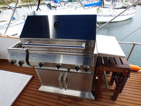 Chb 41FT-TRI-CABIN-FLYBRIDGE image