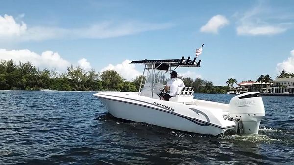 Fountain 23 Center Console 