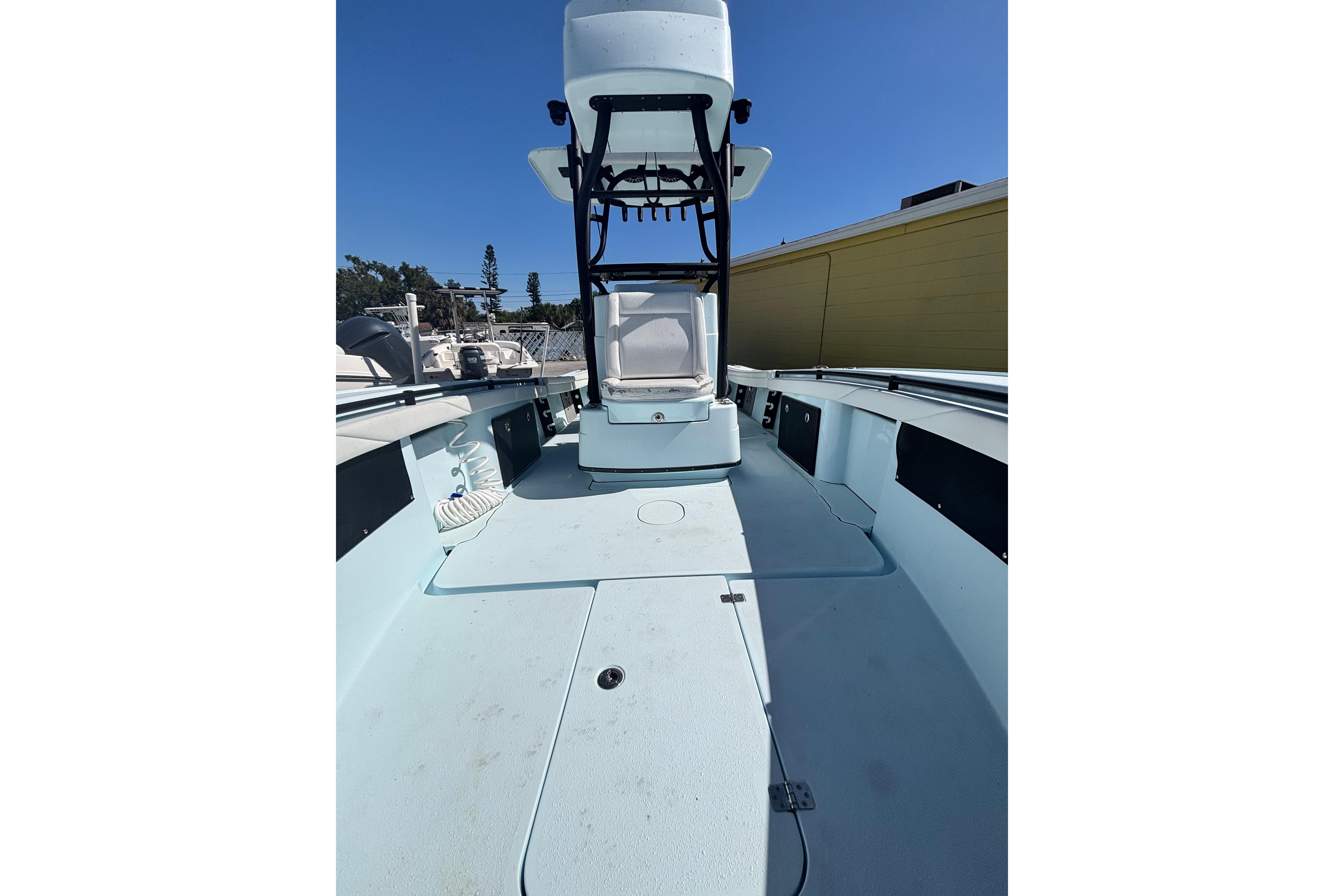 2021 Yellowfin 26 hybrid