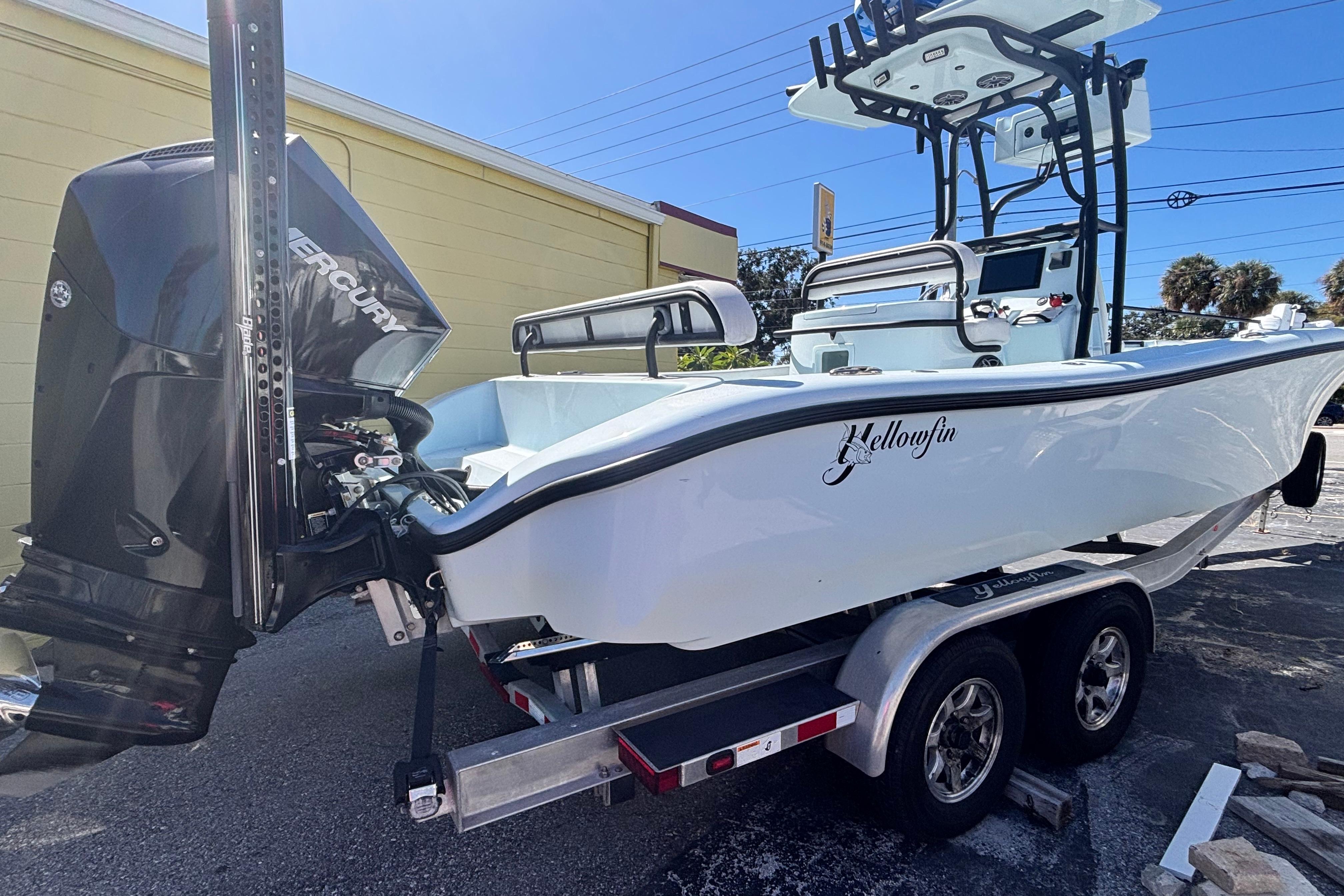 2021 Yellowfin 26 hybrid