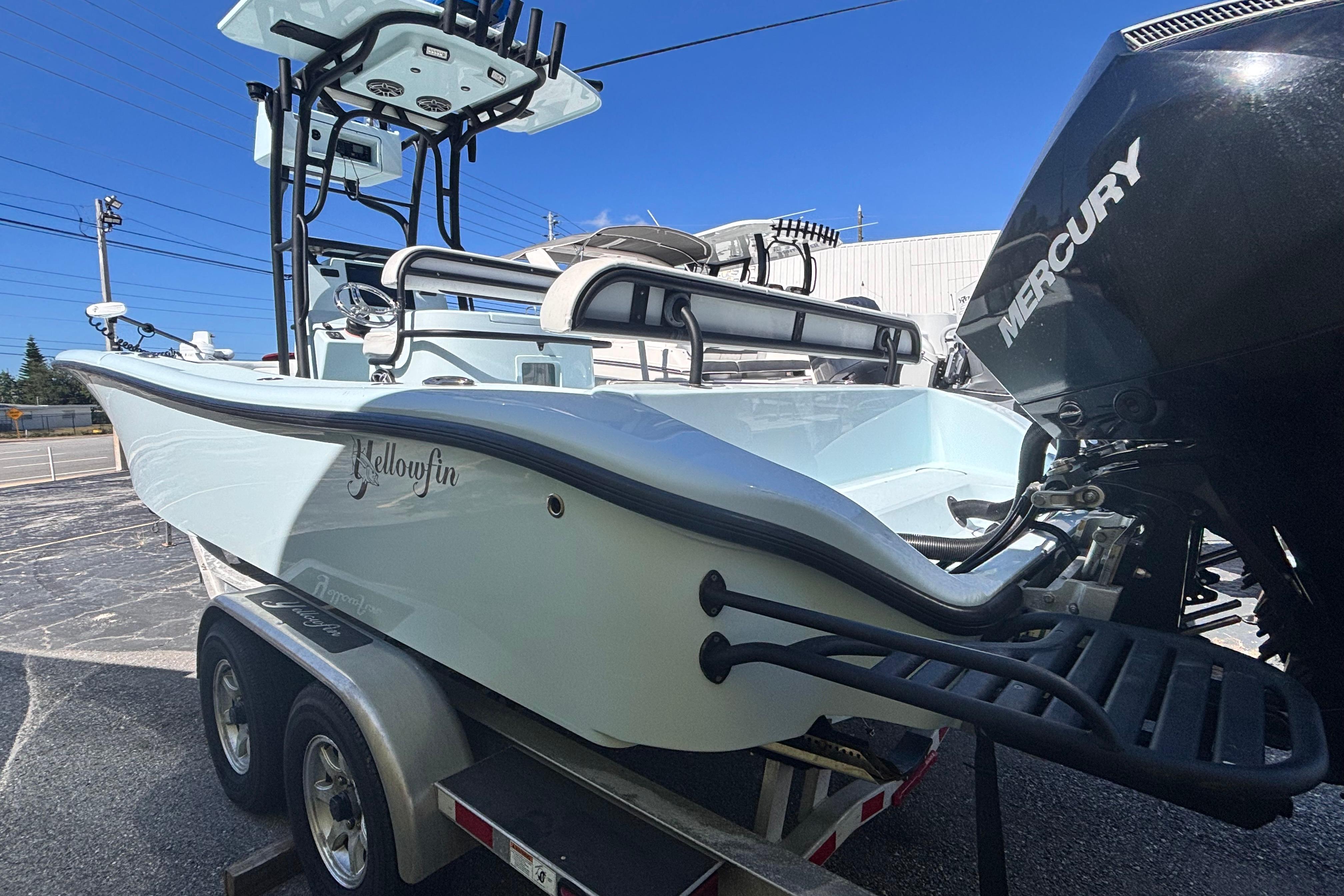 2021 Yellowfin 26 hybrid