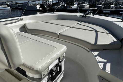 Boston Whaler 170 Montauk image