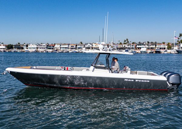 Intrepid 327-CENTER-CONSOLE image